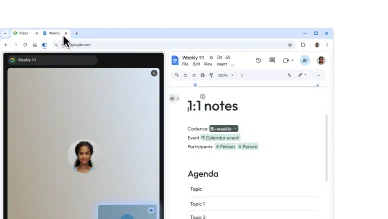 Uživatel vytvoří rozdělené zobrazení přetažením jedné karty na druhou. Může si tak snadno dělat poznámky během hovoru přes Google Meet.